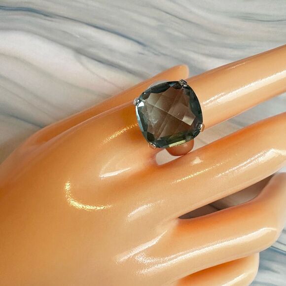 Swarovski Aqua Blue Crystal Chunky Ring (Swan Mark) – Retired - Picture 5 of 12